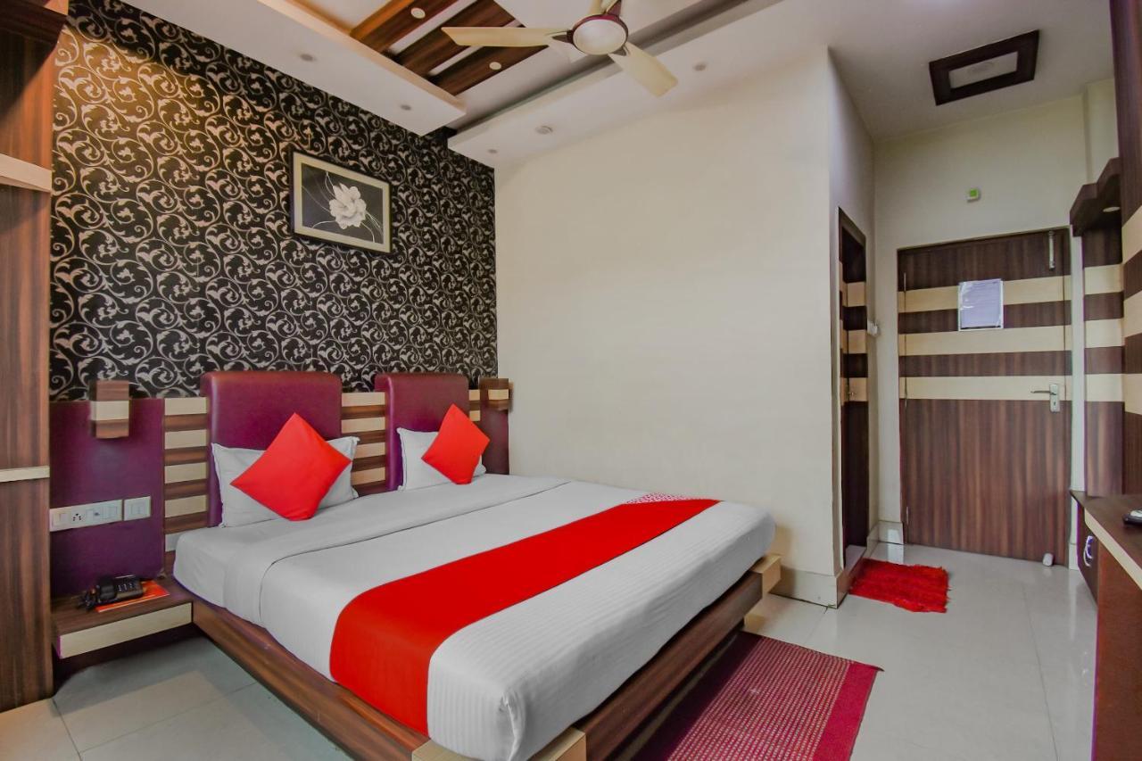 Oyo 1851 Hotel Sefali Deluxe Calcutta Exteriör bild