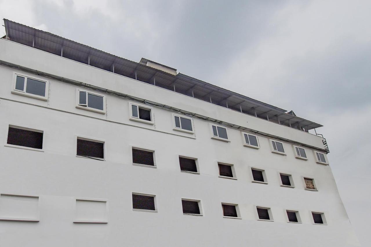Oyo 1851 Hotel Sefali Deluxe Calcutta Exteriör bild